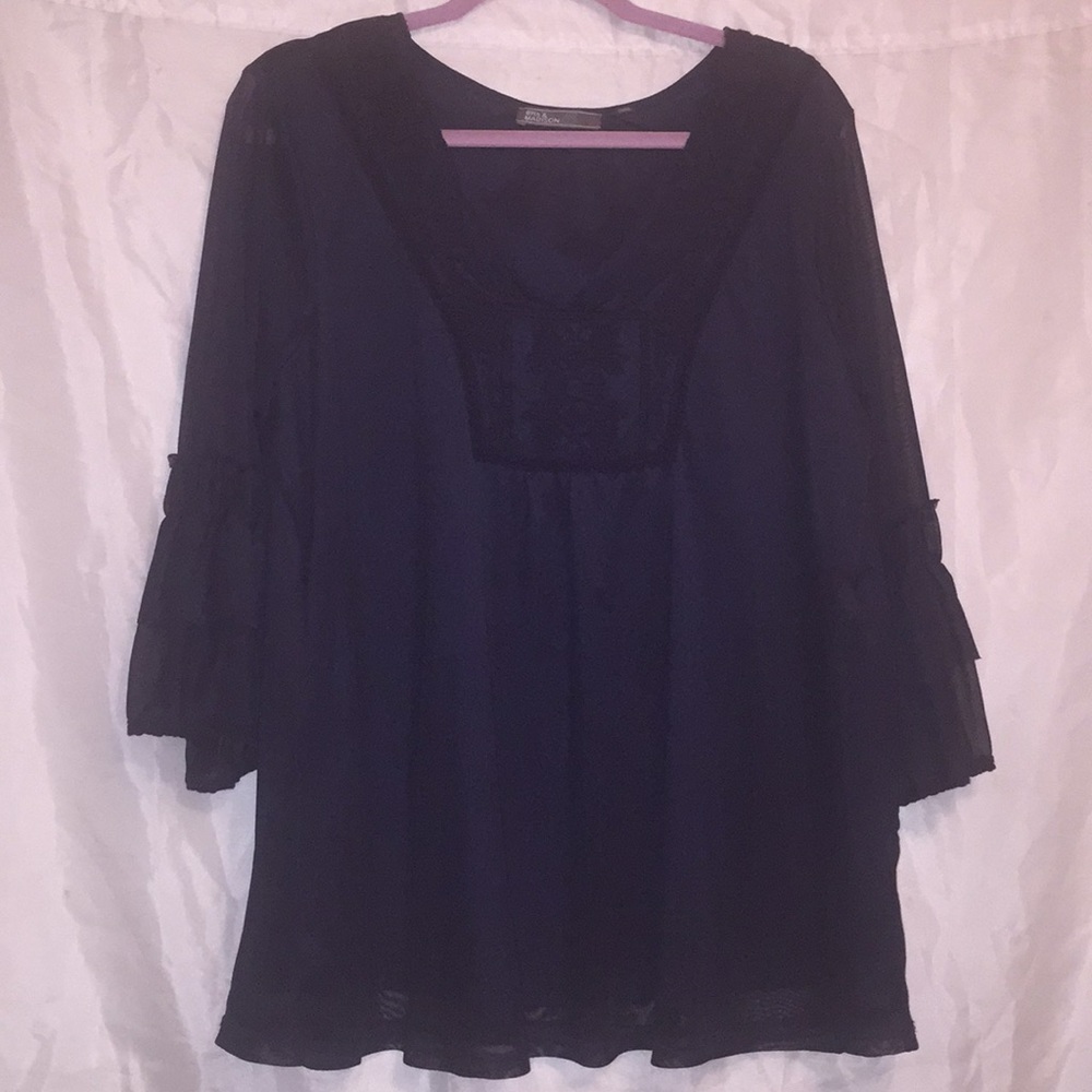 89th+Madison beautiful ruffle sleeved shirt 1x 💙